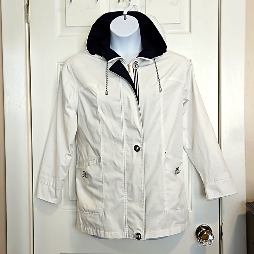 Mackintosh New England, nautical, hooded rain coat.  Size S